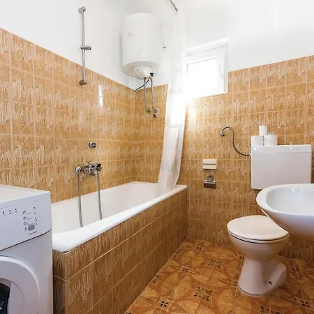 Beautiful In With Kitchen Apartment