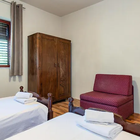 Two-bedroom In Apartamento Šibenik