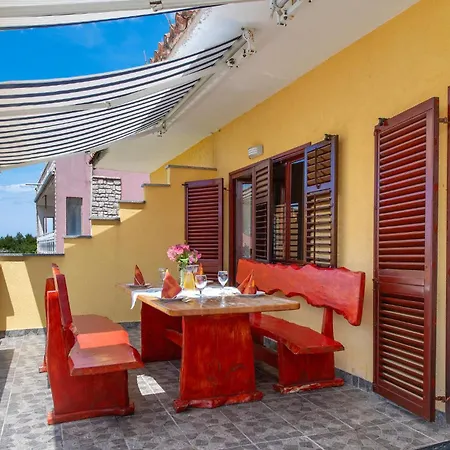 Two-bedroom In Διαμέρισμα Σίμπενικ